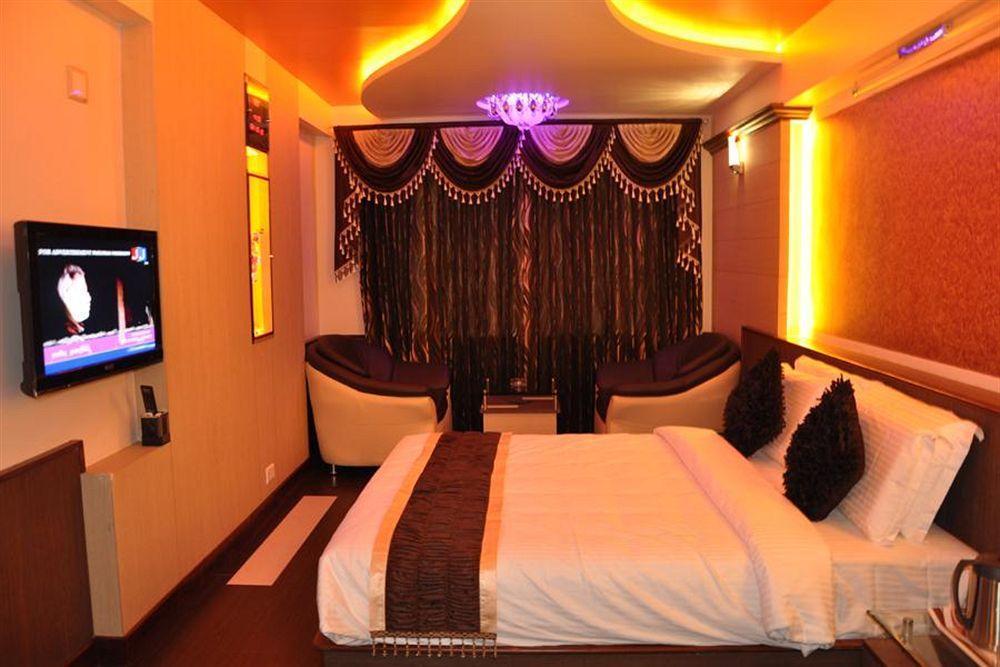 Astoria Residency Hotel Ооти Екстериор снимка