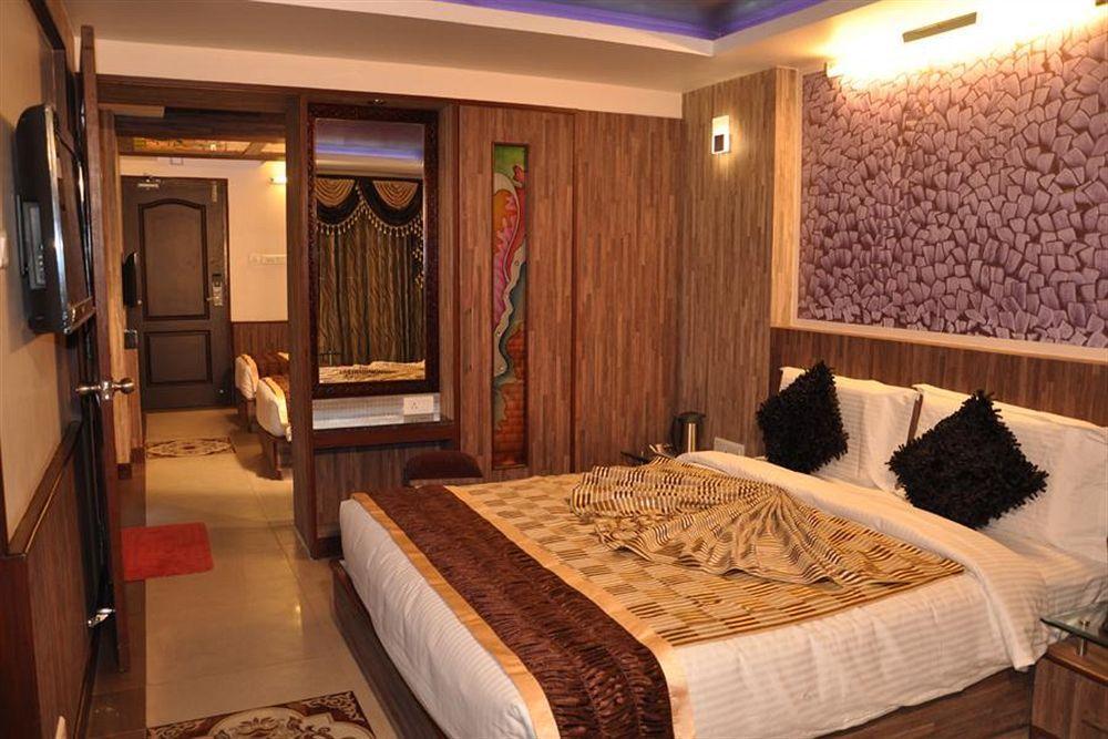 Astoria Residency Hotel Ооти Екстериор снимка