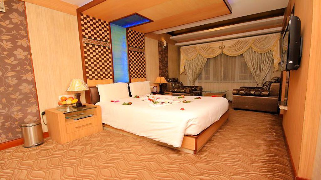Astoria Residency Hotel Ооти Екстериор снимка
